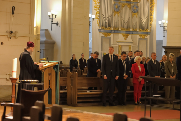 Turpinām domās un lūgšanās būt kopā ar Nepālas katastrofā pazudušajiem un viņu tuviniekiem